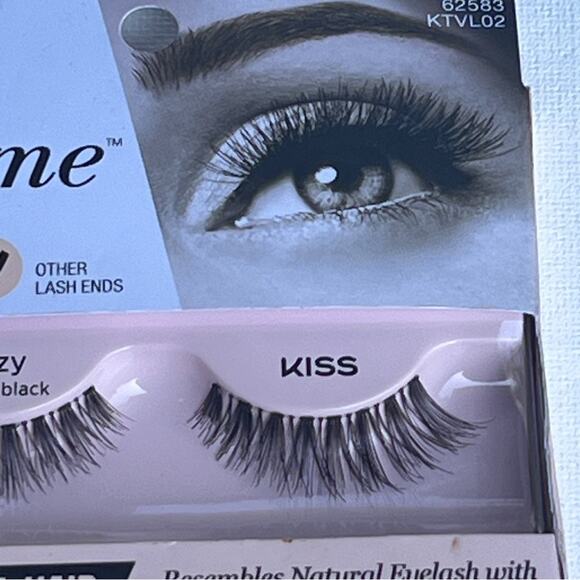 KISS True Volume Ritzy Makeup Beauty 100 % Natural Hair Reusable Strip Lashes - Picture 2 of 8